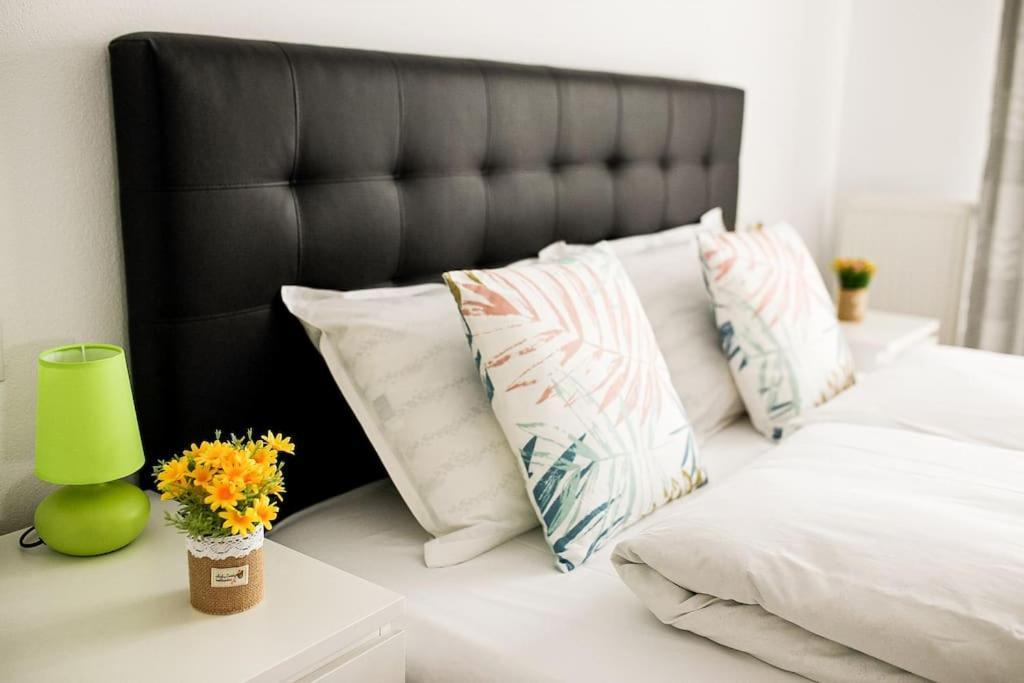Modern Condo With Parking, Hermannstadt Exterior foto